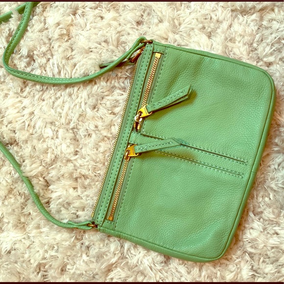 flat crossbody purse